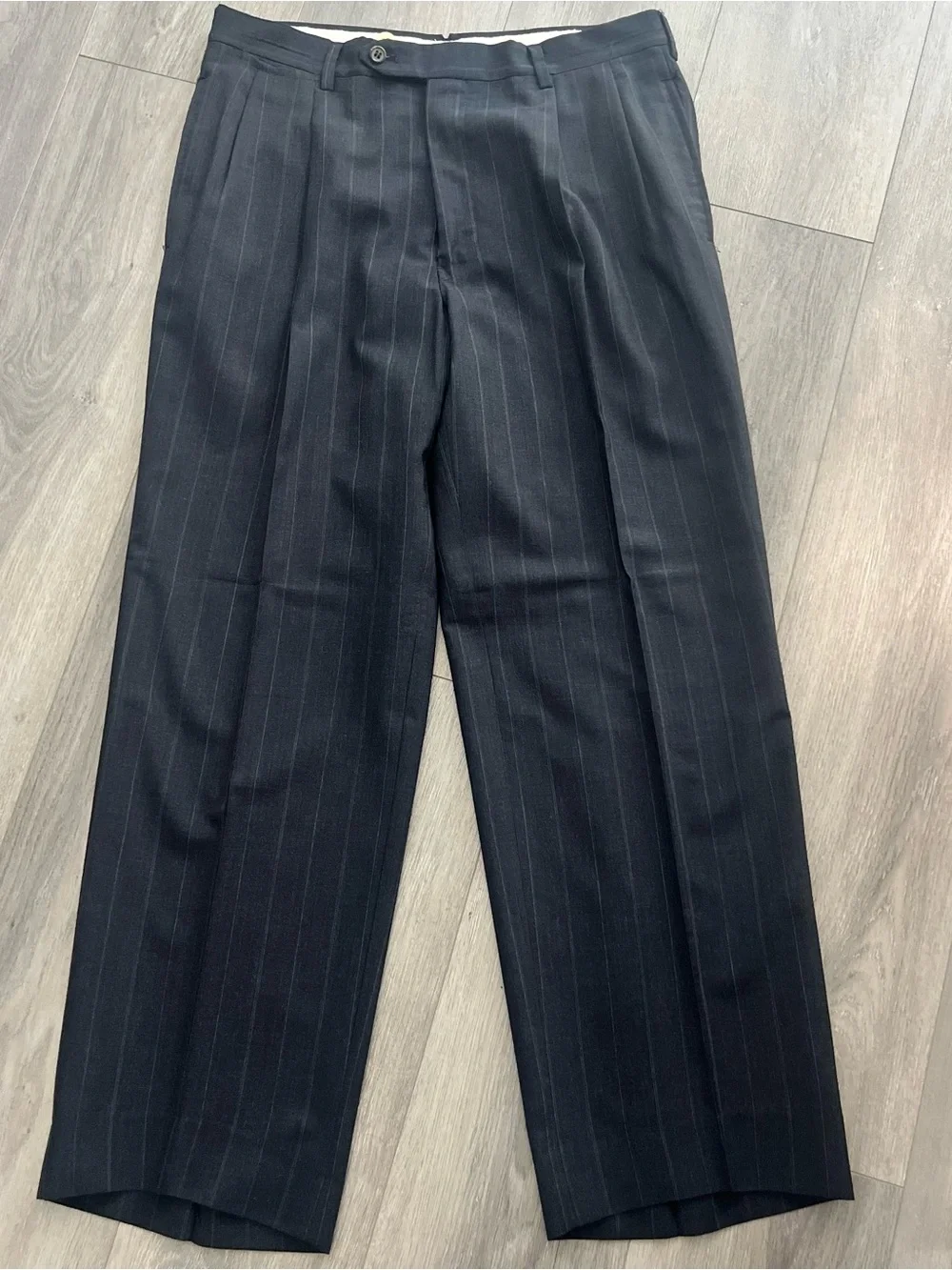 Vintage Sandhurst Club Neiman Marcus Wool Pinstripe Suit USA Approx 44R 32x27